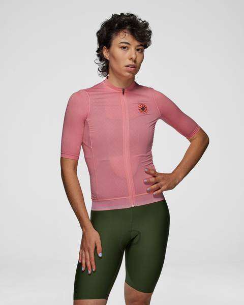 Model is wearing a size XS jersey and S bib short